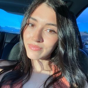 Meet your Posher, Viviana